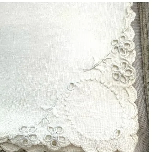 8 sets of Napkins white cream crochet linen embroidered - Picture 4 of 16